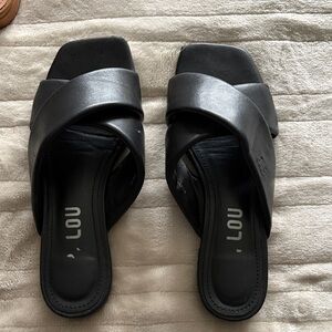 LOU Black Crisscross Square-Toe Slide Sandals